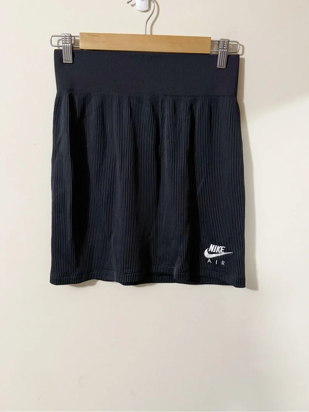 Nike Air Womens Ribbed Black Skirt Size Medium Activewear Sports